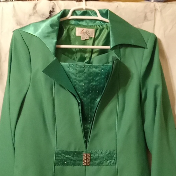 Lisa Rene 2 pc suit 10 - Picture 2 of 13